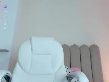 luciana_fuster18 — GOAL: naked [61 tokens remaining] let's have some fun, Make me moan with my favorite vibrations 10, 20, 30, 40 #bigboobs #squirt #anal #young #daddy