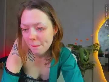 lunarlily7 on Chaturbate