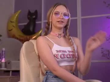 marylunamay on Chaturbate