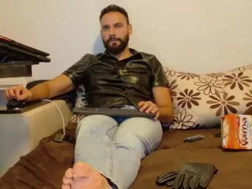 master_roberto333 on Chaturbate