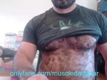 muscledadbear on Chaturbate