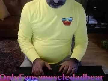 muscledadbear on Chaturbate