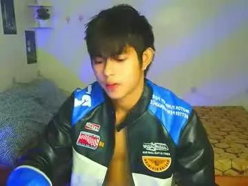 naughtyboylouie on Chaturbate