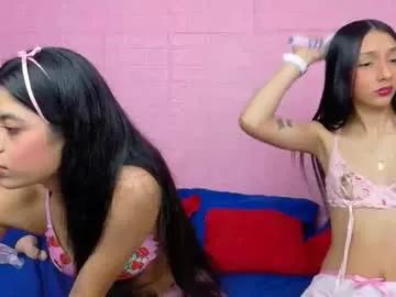 petitestrawberry18 on Chaturbate