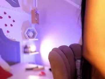 pocahontas_moon on Chaturbate