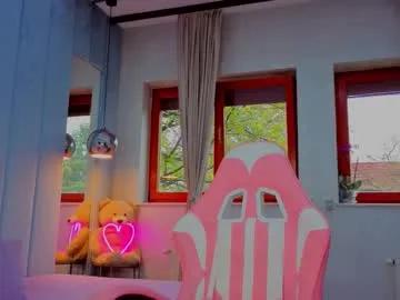 reina_cummings on Chaturbate