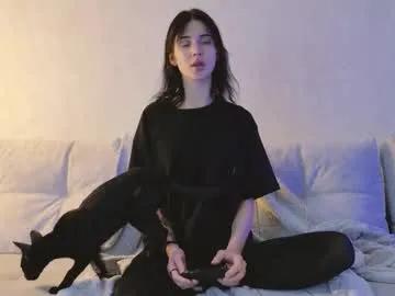 rinacain on Chaturbate