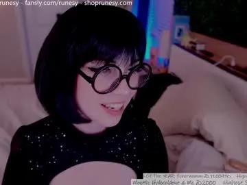 runesy on Chaturbate
