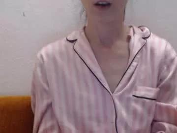 smalldoll7 on Chaturbate