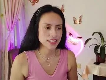 sofibelladelavega —       // GOAL: I seduce you with my beautiful legs [67 tokens left] #nonude #beauty #natural #new #smile