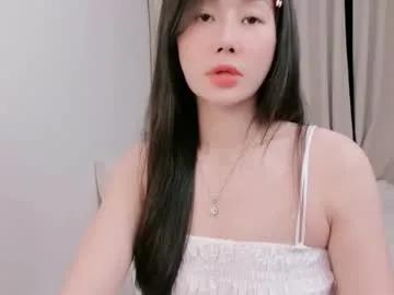 strawberry_loveee on Chaturbate