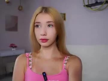 sunnmoonn on Chaturbate