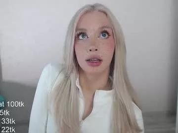 vickyfuckingdoll on Chaturbate