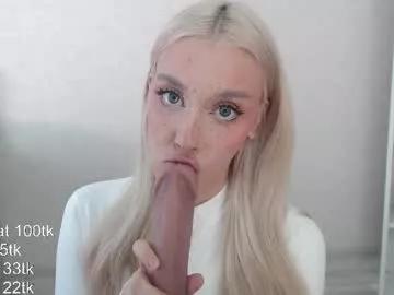 vickyfuckingdoll on Chaturbate