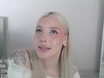 vickyfuckingdoll on Chaturbate