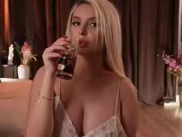 victoriamorrone on Chaturbate