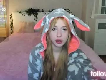 y0ung_lina18 on Chaturbate