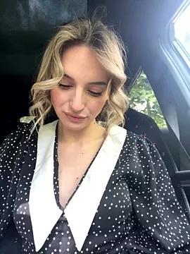 -AngelAri- on StripChat