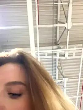 -AngelAri- on StripChat