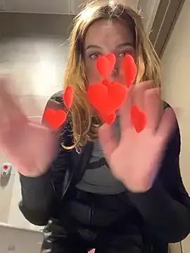 -AngelAri- on StripChat