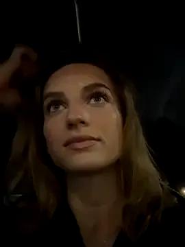 -AngelAri- on StripChat