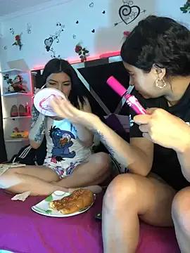 1lovelygirls on StripChat