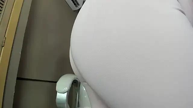 _BunnyNaugthy on StripChat