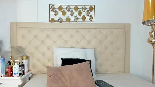 _chloe_adams on StripChat