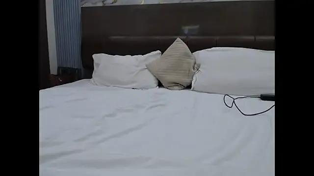 _kamyaa09 on StripChat