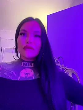 _MelinaCurves_ on StripChat