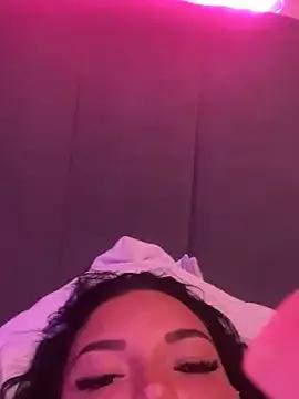 _MelinaCurves_ on StripChat