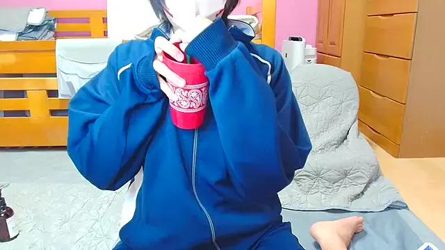 _usya_2525 on StripChat