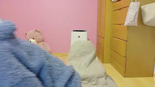 _usya_2525 on StripChat