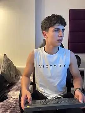 AdrianRinaldi on StripChat