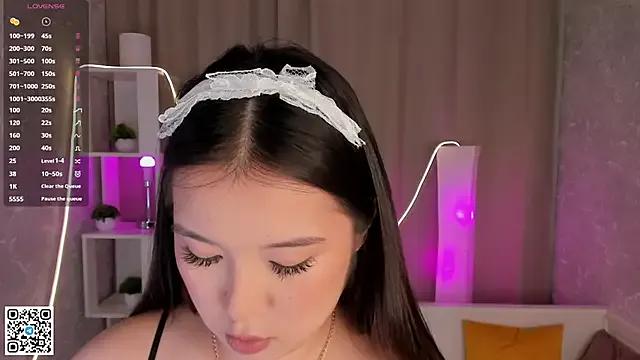 AlberthaEscue on StripChat