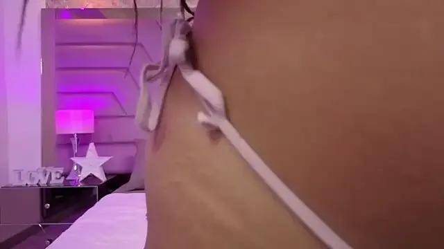 AlesiaCooper on StripChat