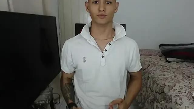 Alex_mojica on StripChat