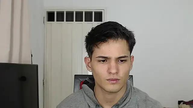 Alex_mojica on StripChat