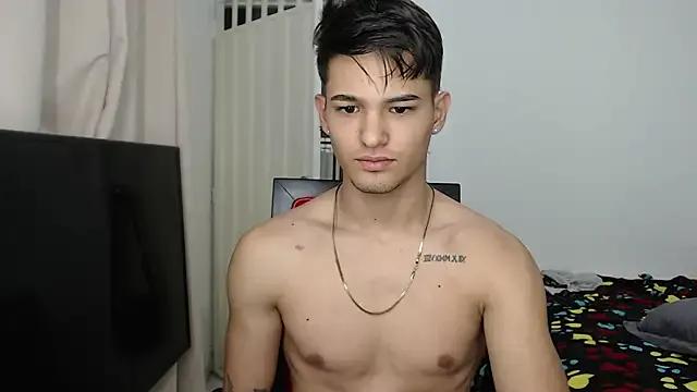 Alex_mojica on StripChat