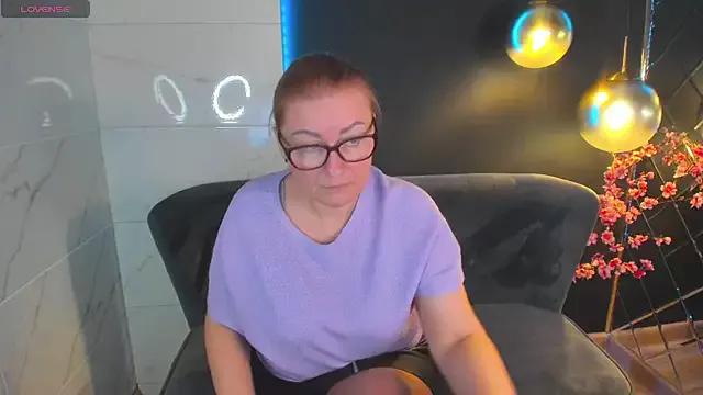 AlexandraKind on StripChat