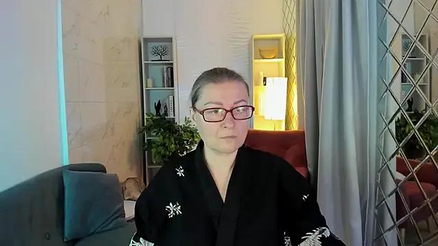 AlexandraKind on StripChat