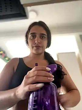 Alice777_ on StripChat