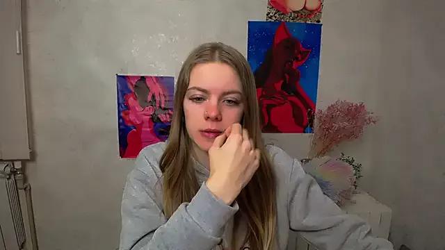 AliceFlirtt_ on StripChat