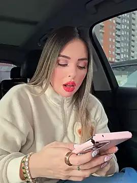 Alirawrz on StripChat