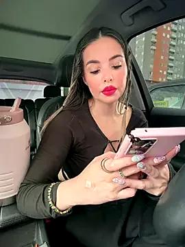 Alirawrz on StripChat