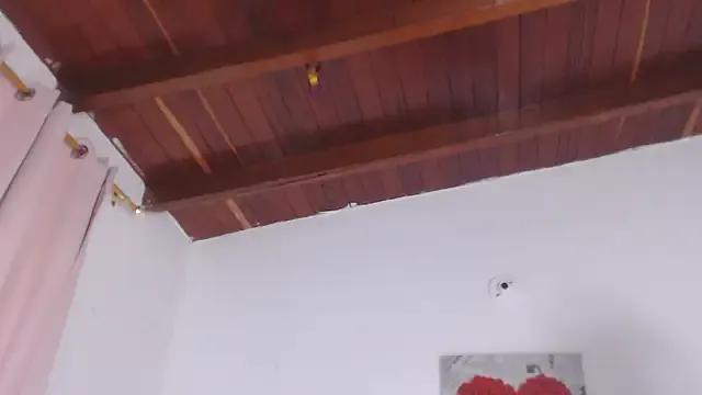 Amara_Red on StripChat