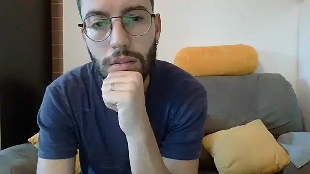 Amicisegreti on StripChat