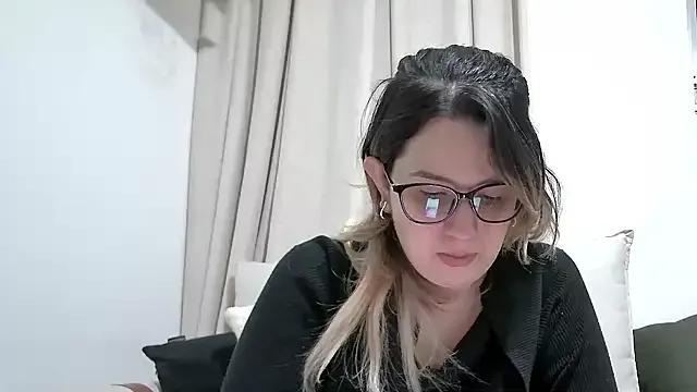 amooraaamoon on StripChat