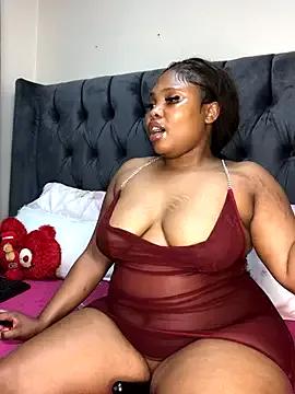 Anaelle24 on StripChat