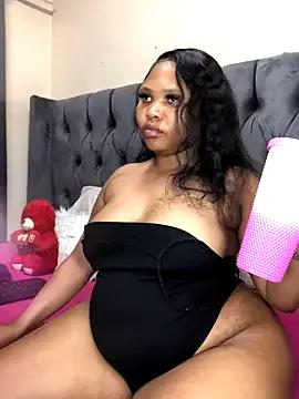 Anaelle24 on StripChat